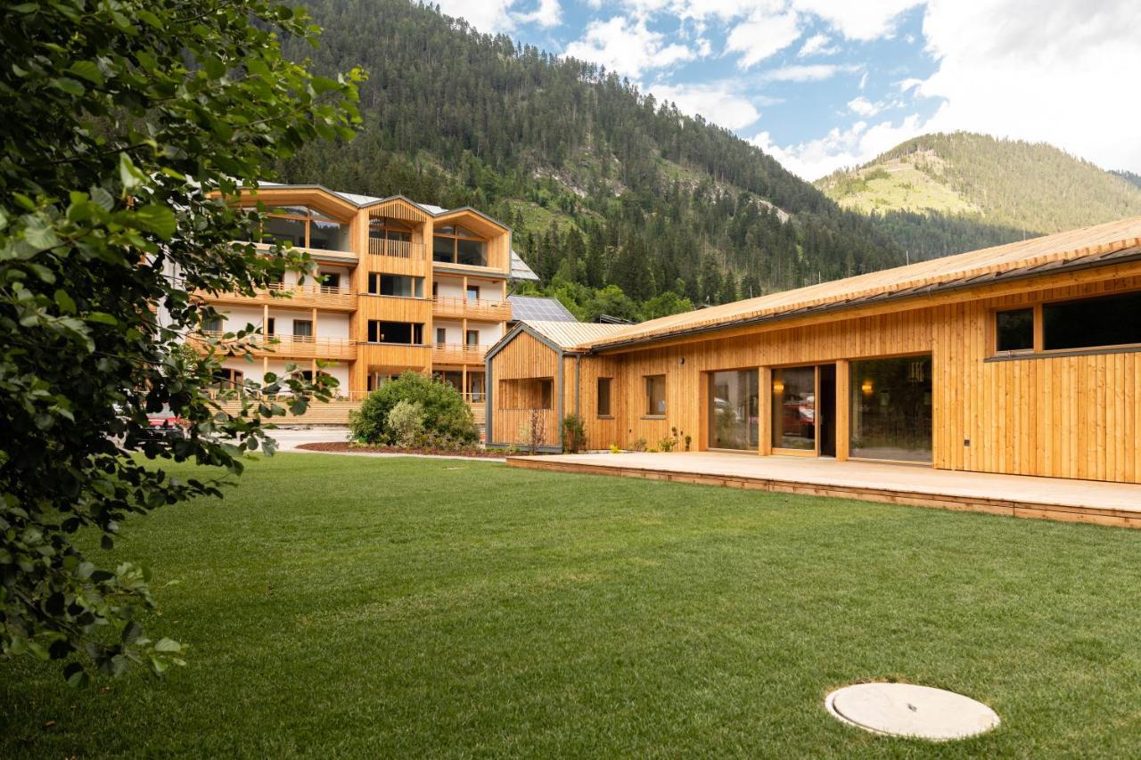 Hotel Neusacherhof Weissensee Exterior foto