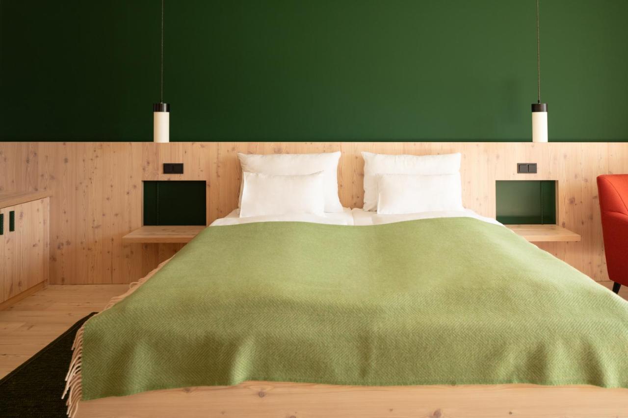 Hotel Neusacherhof Weissensee Zimmer foto